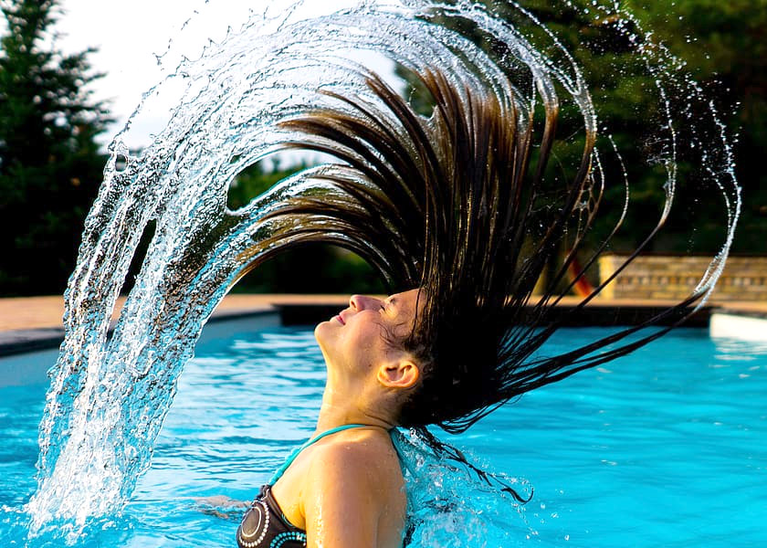 what does pool water do to your hair?